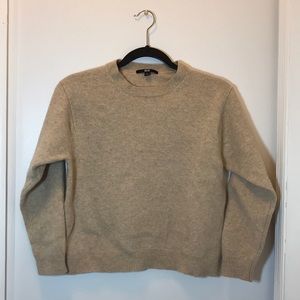 UNIQLO WOOL SWEATER • SIZE M